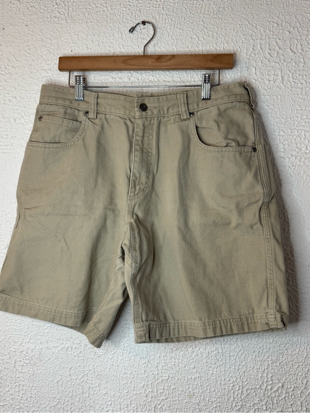 Duluth Trading Co Tan Men’s Flat Front Shorts